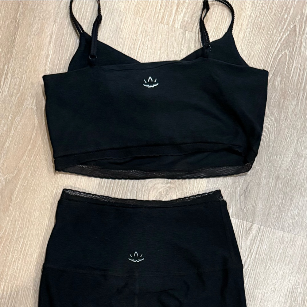 BEYOND YOGA lace SET - Picture 7 of 13